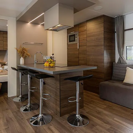 Apartment Superior - Private Heated Pool - Jacuzzi - Breakfast In Pool Porec